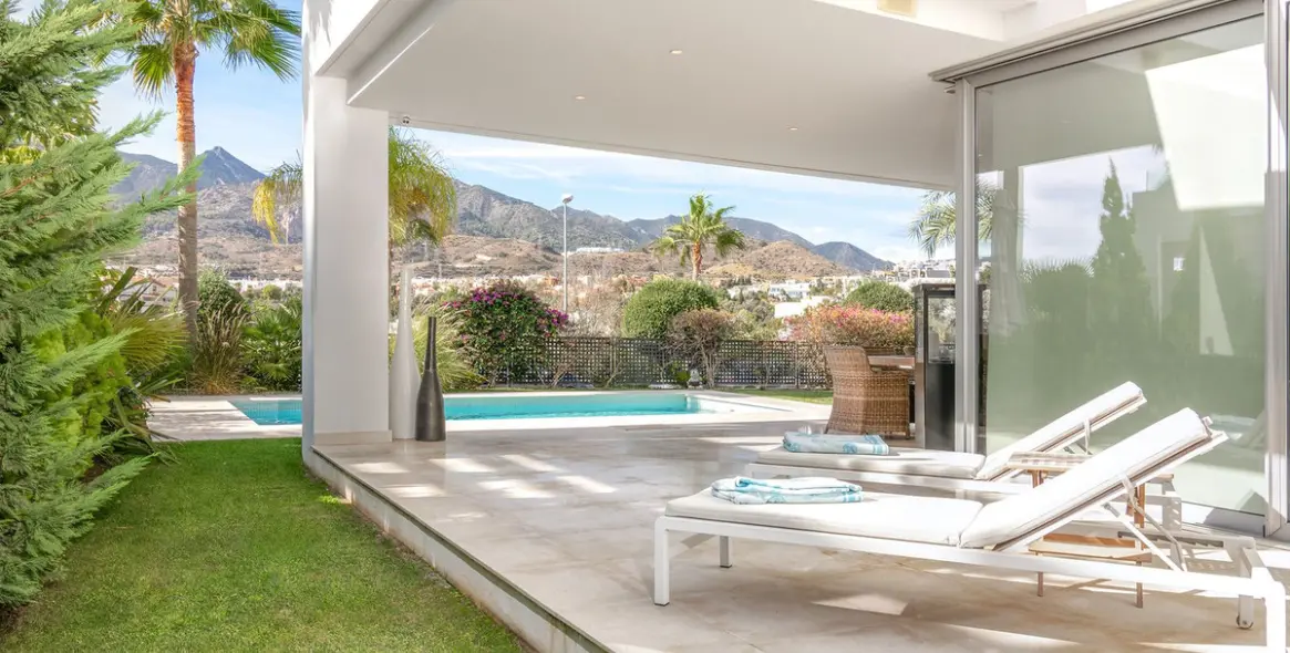 Venta de villa independiente en Río Real 9