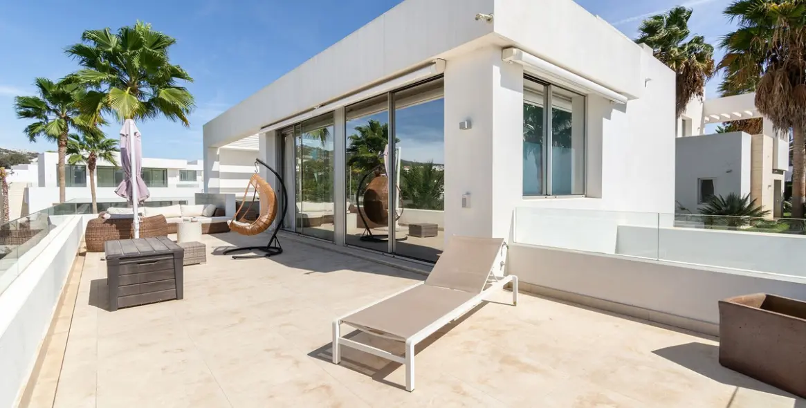 Venta de villa independiente en Río Real 11