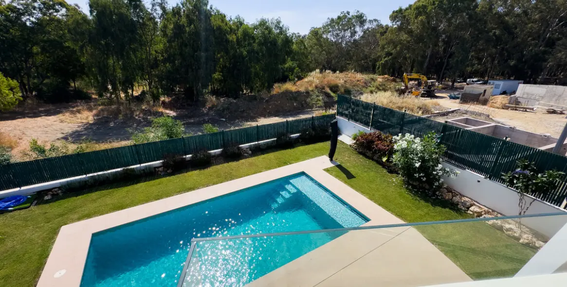 Sale of detached villa in Estepona 21