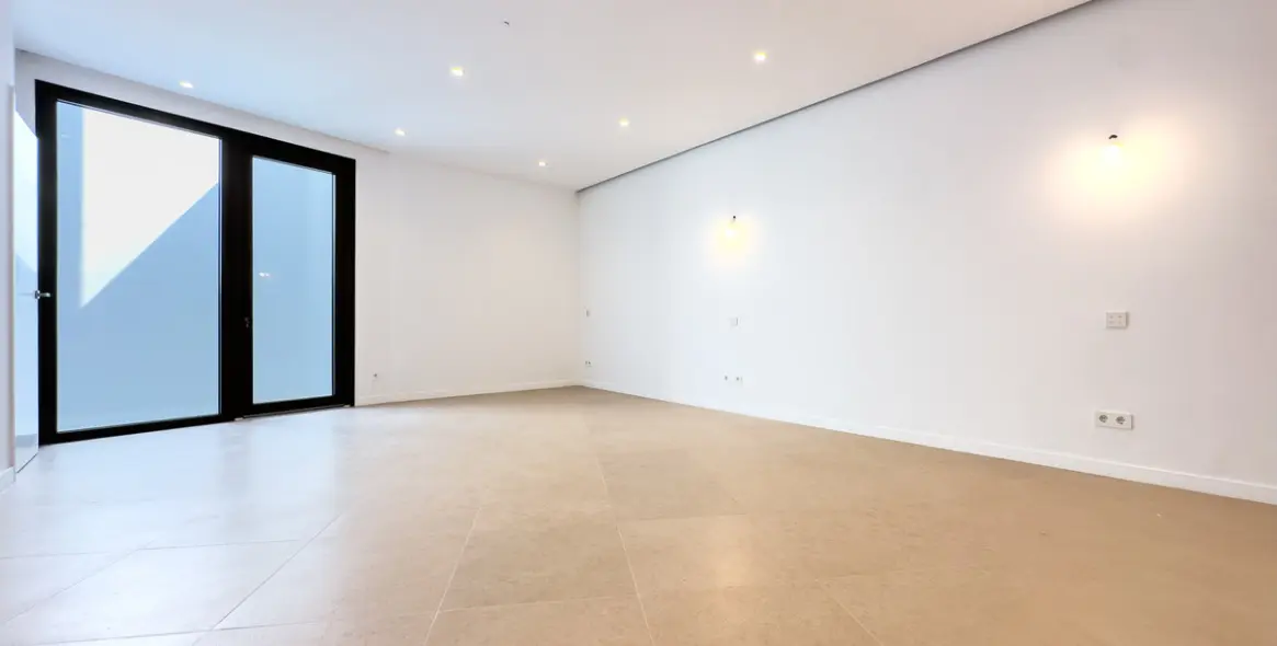 Sale of detached villa in Estepona 29