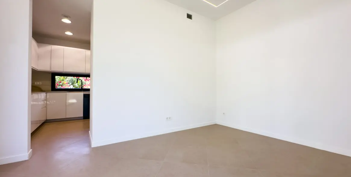 Sale of detached villa in Estepona 39