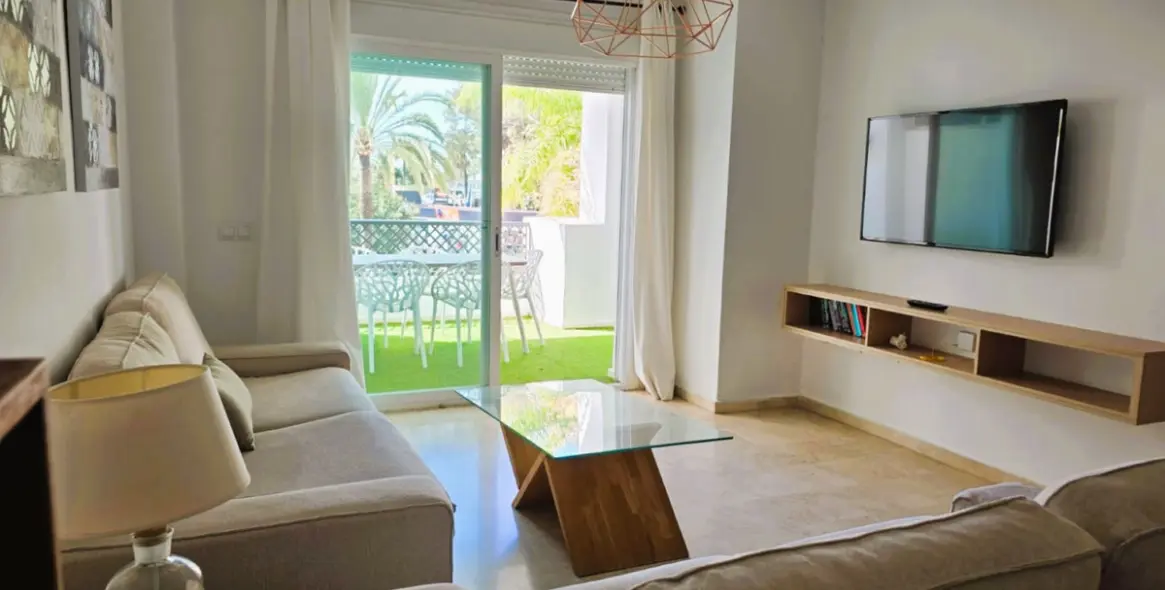 Short-term rent of middle floor apartment in Puerto Banús 3