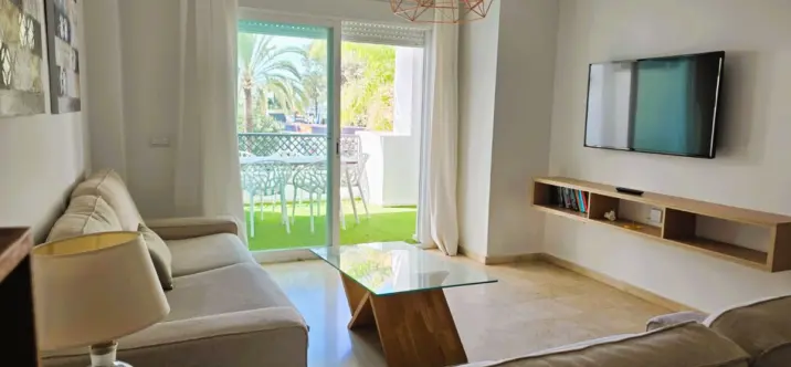 Short-term rent of middle floor apartment in Puerto Banús 2