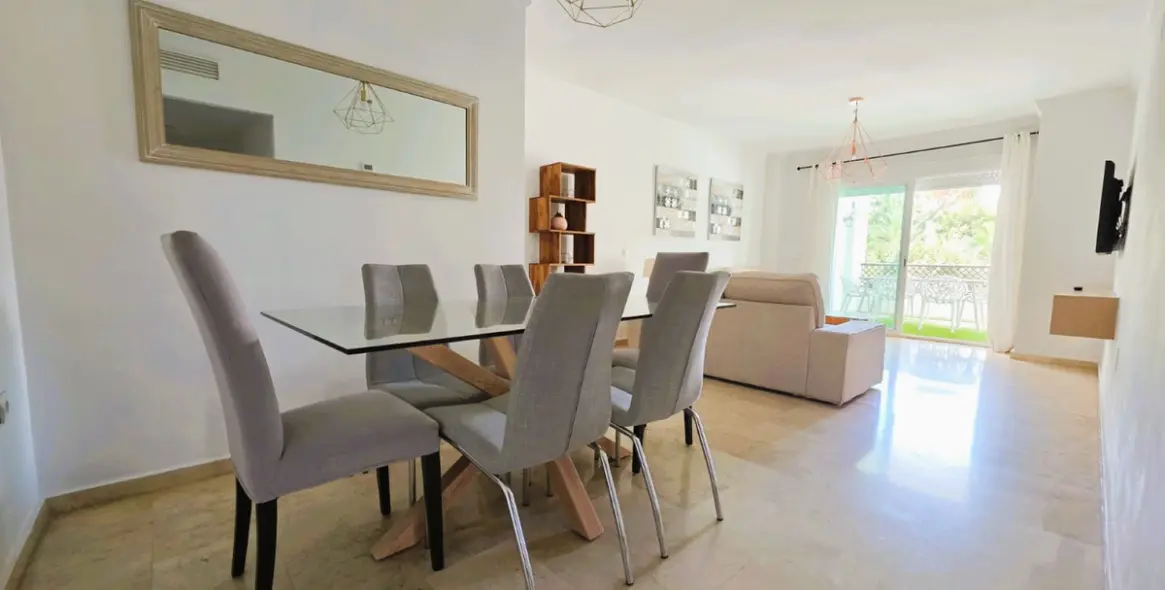 Short-term rent of middle floor apartment in Puerto Banús 4