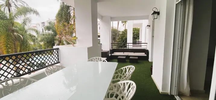 Short-term rent of middle floor apartment in Puerto Banús 4