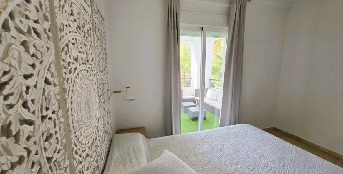 Short-term rent of middle floor apartment in Puerto Banús 20