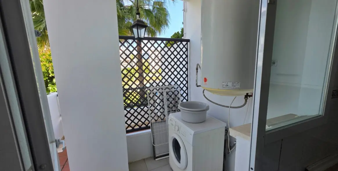 Short-term rent of middle floor apartment in Puerto Banús 26