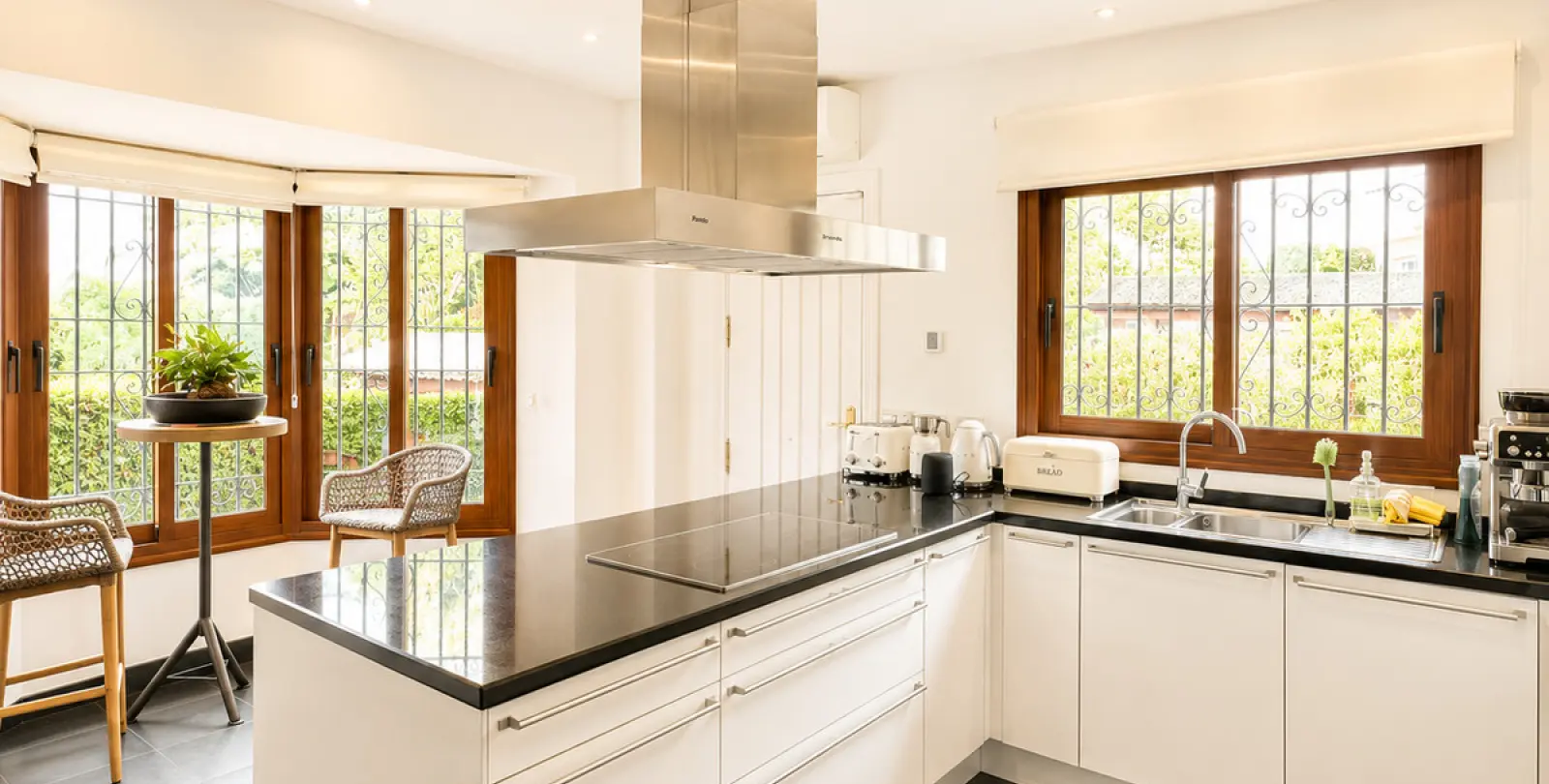 Short-term rent of detached villa in El Rosario 8