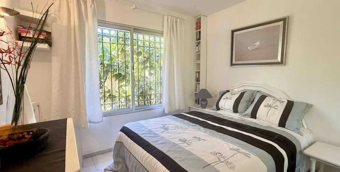 Venta de apartamento en planta baja en Miraflores 15