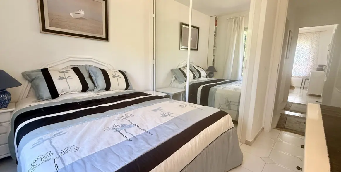 Venta de apartamento en planta baja en Miraflores 16