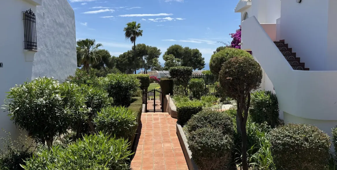 Venta de apartamento en planta baja en Miraflores 19