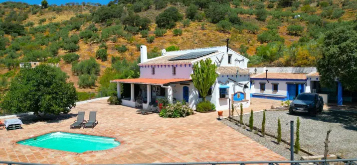 Venta de villa independiente en Riogordo 0