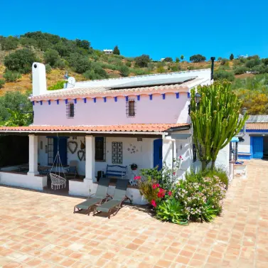 Venta de villa independiente en Riogordo