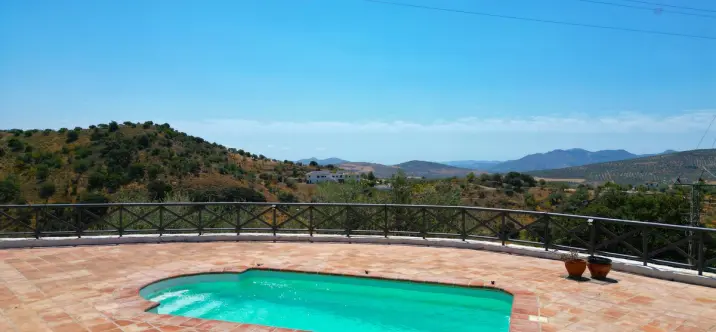 Venta de villa independiente en Riogordo 4