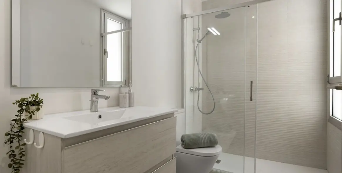 Sale of middle floor apartment in Cancelada 14