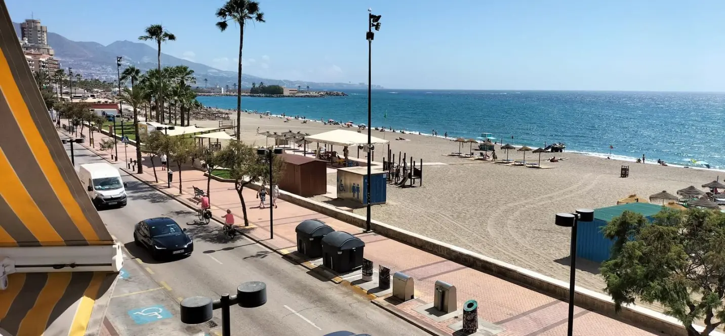 Venta de apartamento en planta media en Fuengirola 1