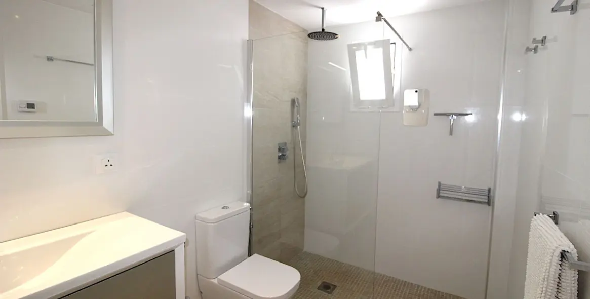 Sale of semi-detached house in Aloha 15