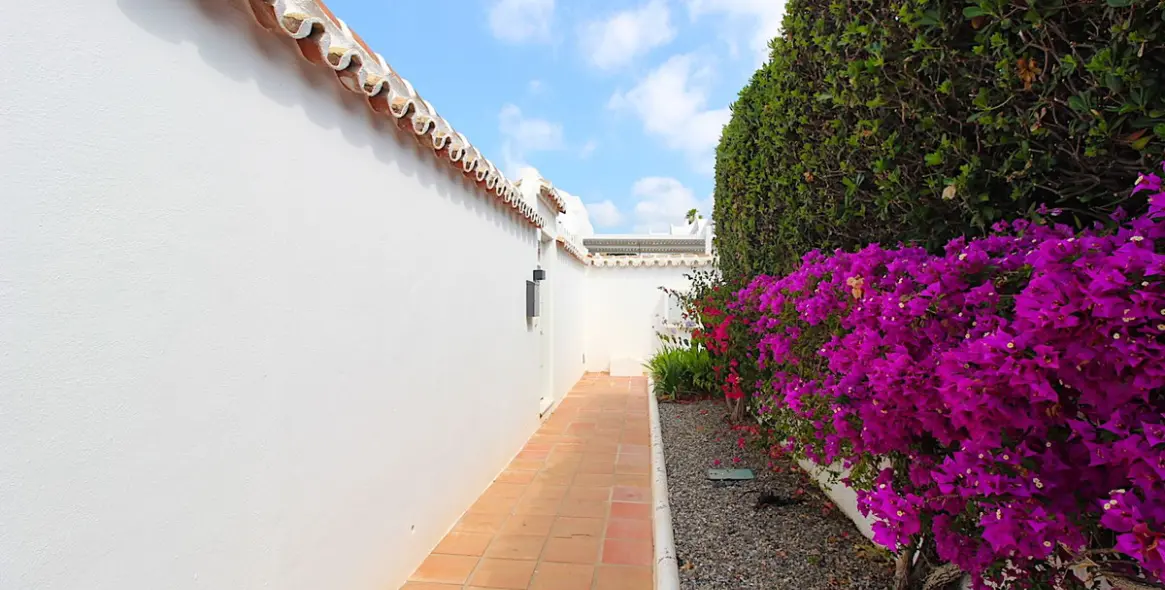 Sale of semi-detached house in Aloha 32