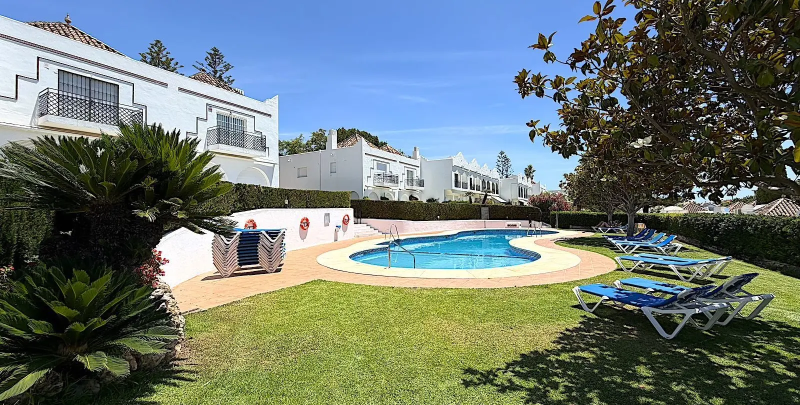 Venta de casa pareada en Aloha 1
