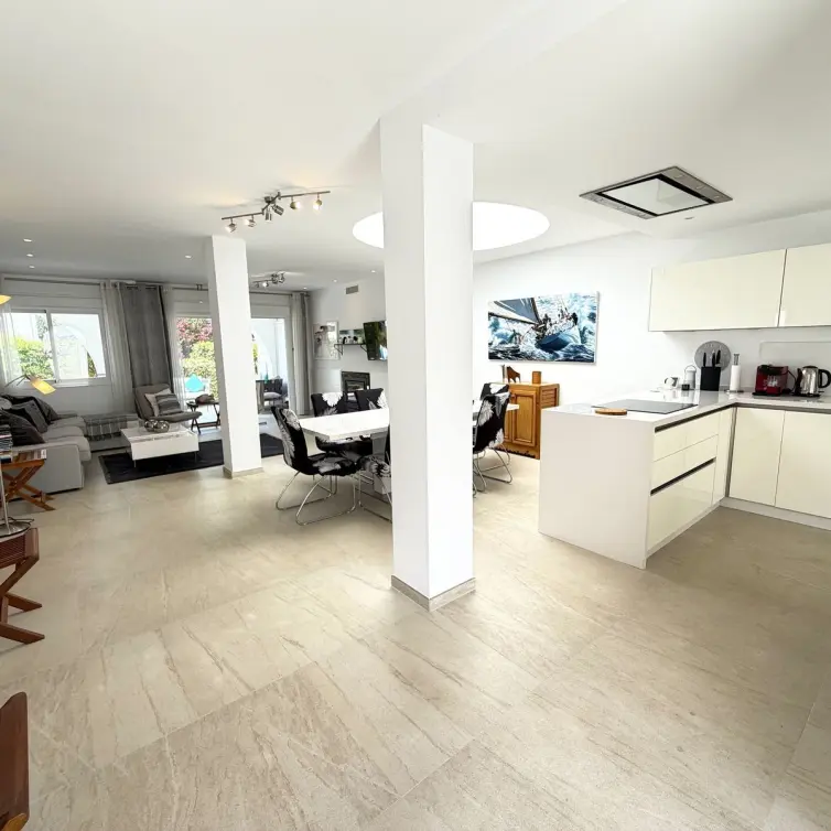 Venta de casa pareada en Aloha