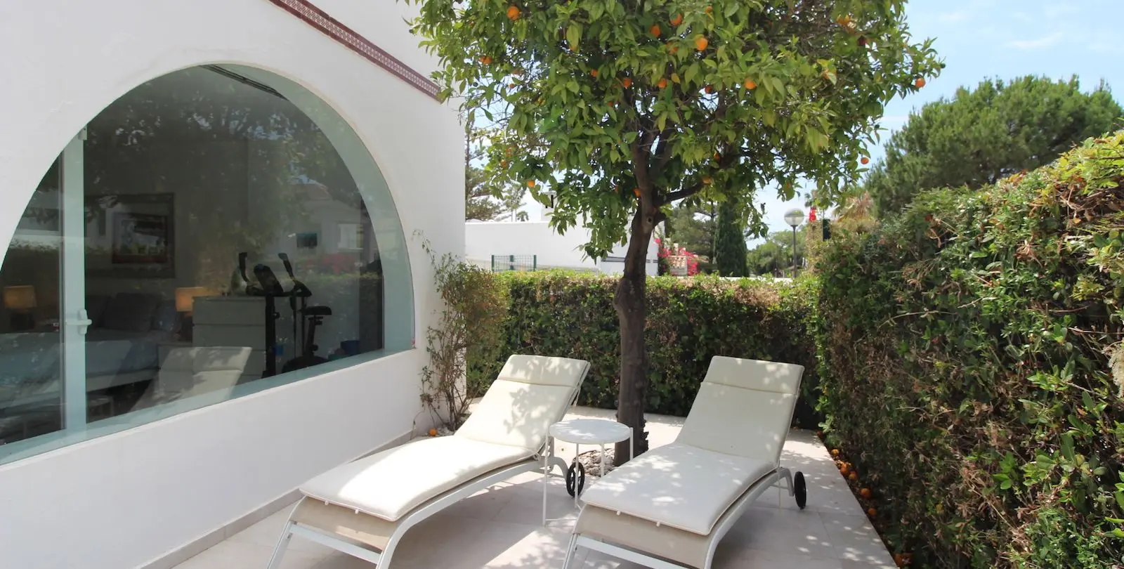 Venta de casa pareada en Aloha 43