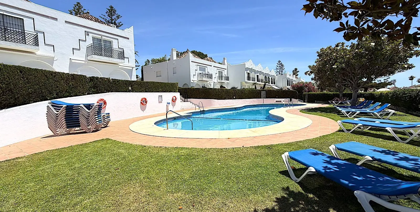 Venta de casa pareada en Aloha 46