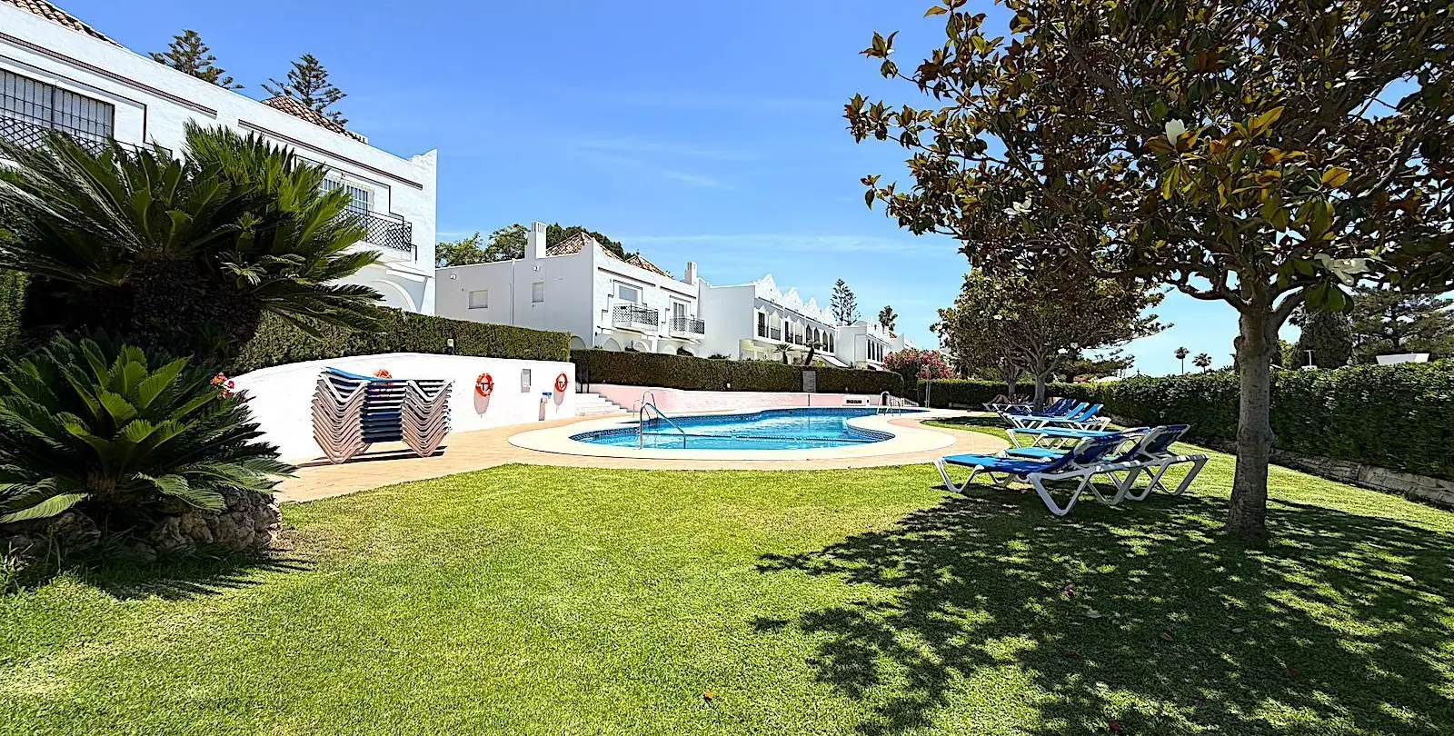 Venta de casa pareada en Aloha 53