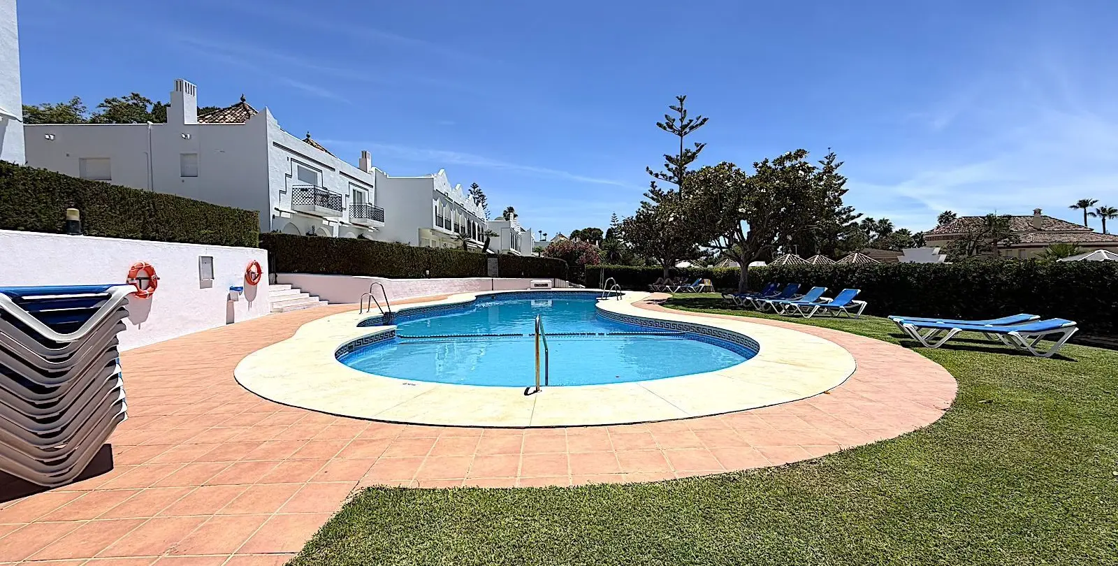Venta de casa pareada en Aloha 54