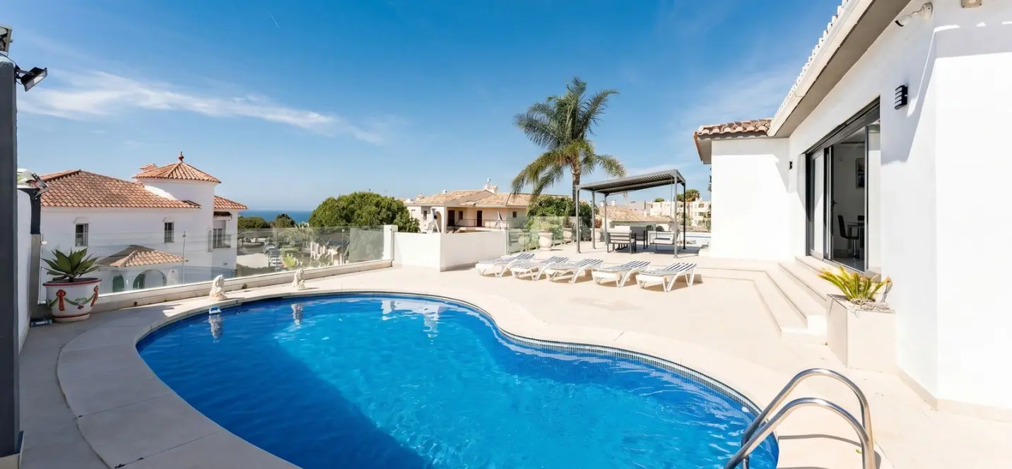 Продажа  отдельно стоящей виллы в Riviera del Sol 0