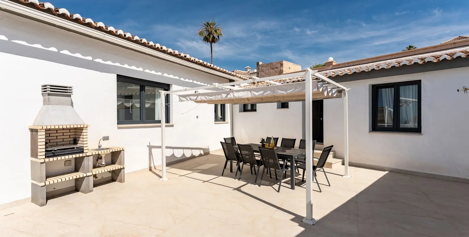 Venta de villa independiente en Riviera del Sol 2