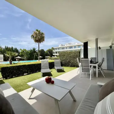 Краткосрочная аренда апартаментов на первом этаже в Bel Air