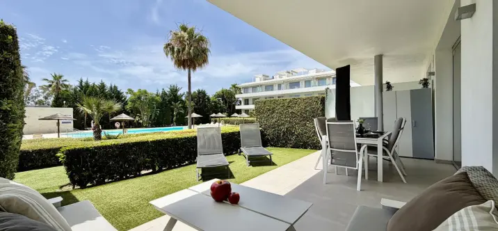 Short-term rent of ground floor apartment in Bel Air 0