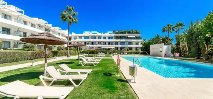 Short-term rent of ground floor apartment in Bel Air 1