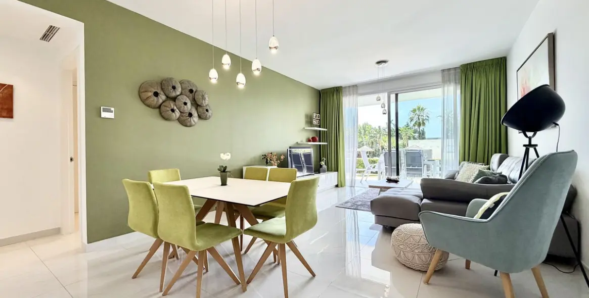 Short-term rent of ground floor apartment in Bel Air 4