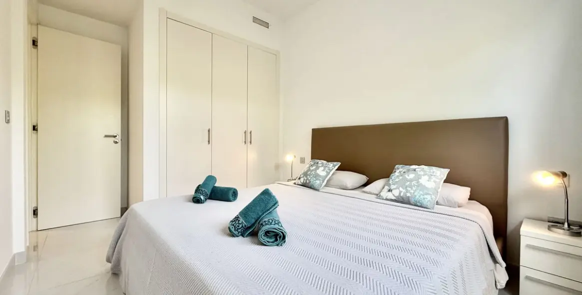 Short-term rent of ground floor apartment in Bel Air 10