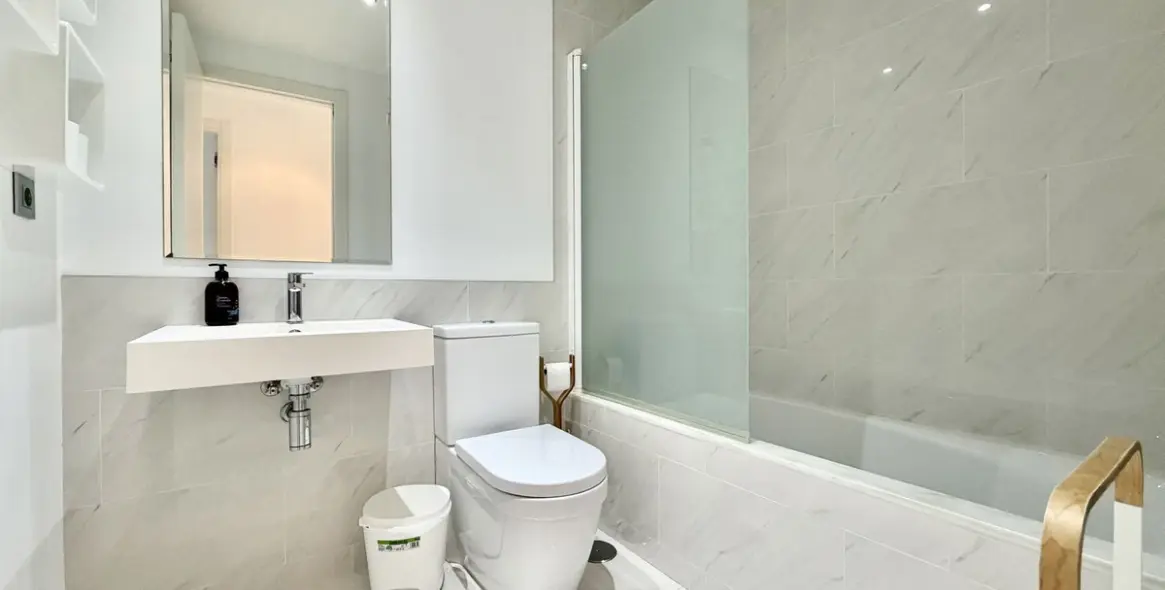 Short-term rent of ground floor apartment in Bel Air 11