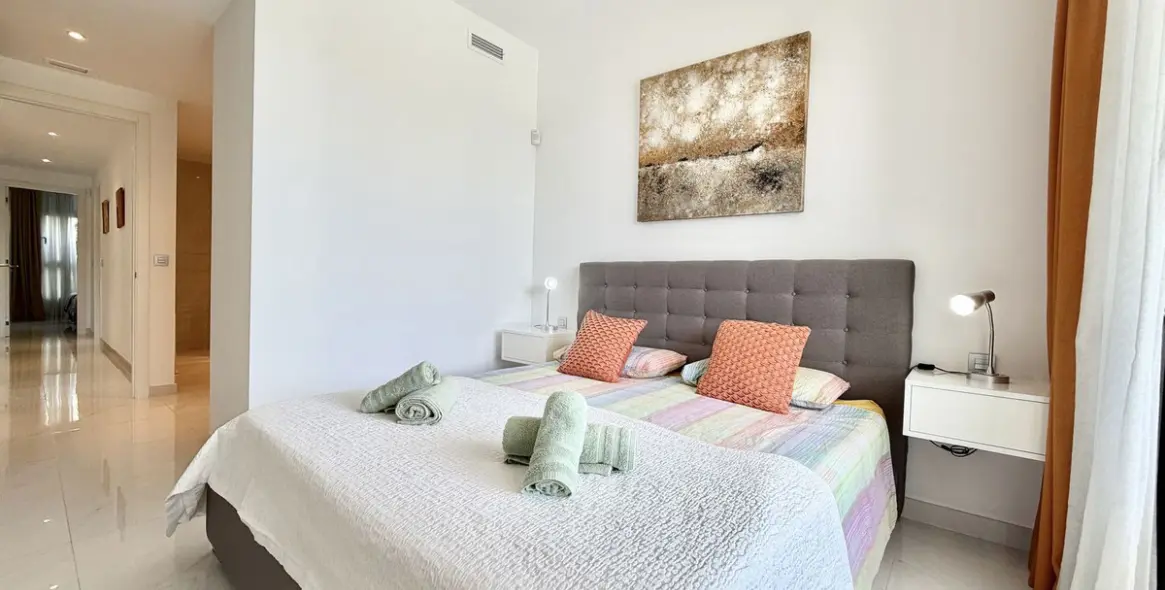 Short-term rent of ground floor apartment in Bel Air 14