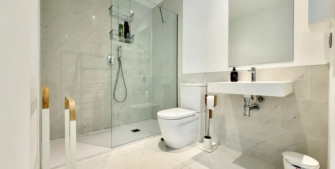 Short-term rent of ground floor apartment in Bel Air 15