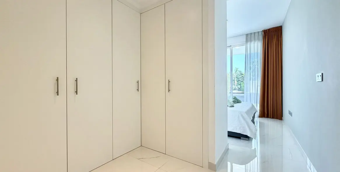 Short-term rent of ground floor apartment in Bel Air 17