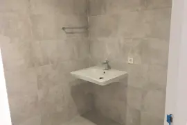 Image 5 thumb