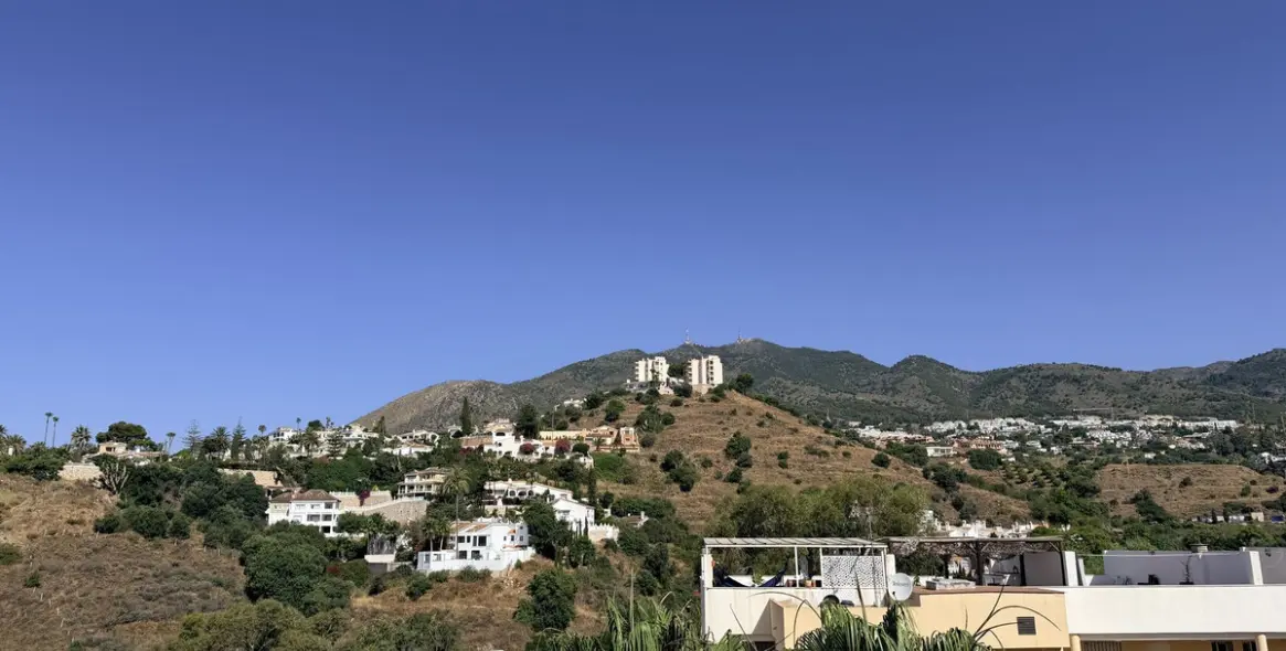 Sale of middle floor apartment in Benalmadena 14