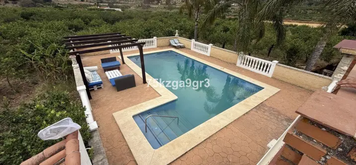 Venta de villa independiente en Alora 0