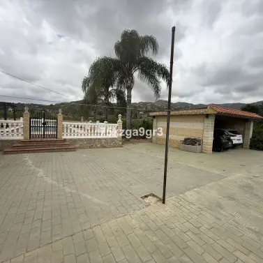 Venta de villa independiente en Alora