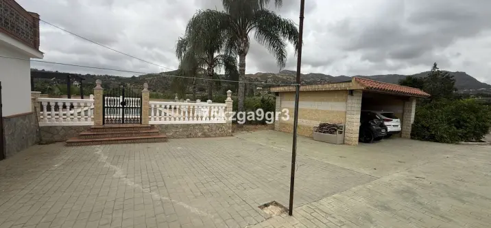 Venta de villa independiente en Alora 1