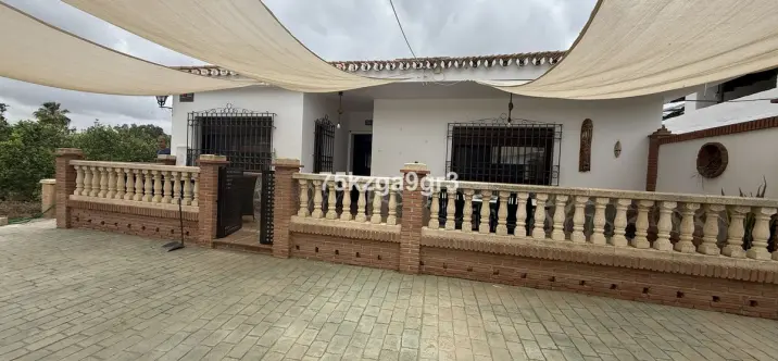 Venta de villa independiente en Alora 3