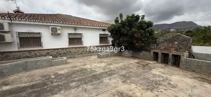 Venta de villa independiente en Alora 4