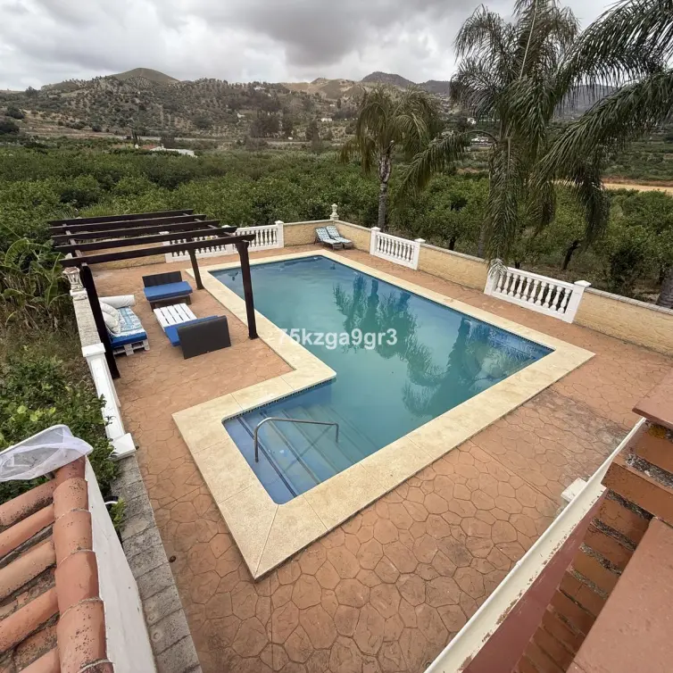 Venta de villa independiente en Alora