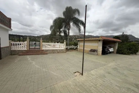 Image 6 thumb