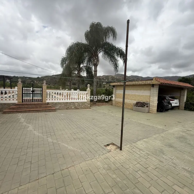 Venta de villa independiente en Alora