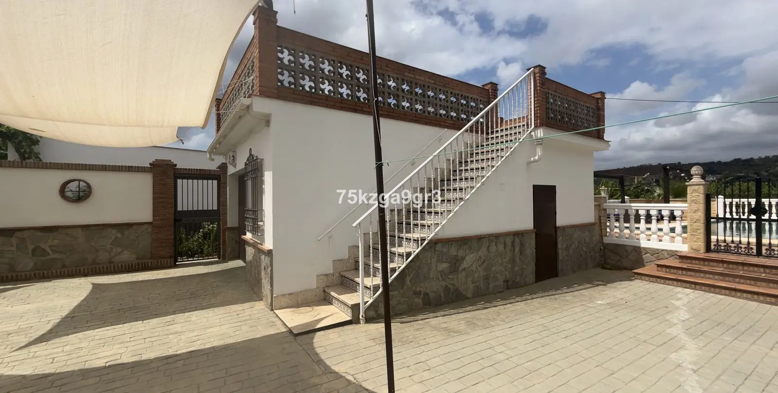Продажа  отдельно стоящей виллы в Alora 28